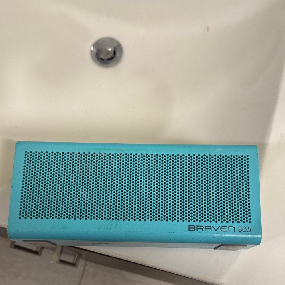 805 Blue Portable Speaker